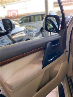 تۆیۆتا لاند کروزەر